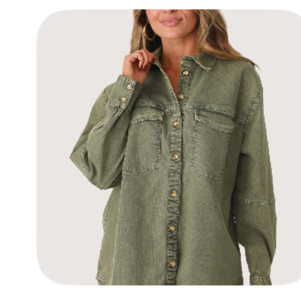 NWT Kittenish by Jessie James Decker Green Button-Up Shirt